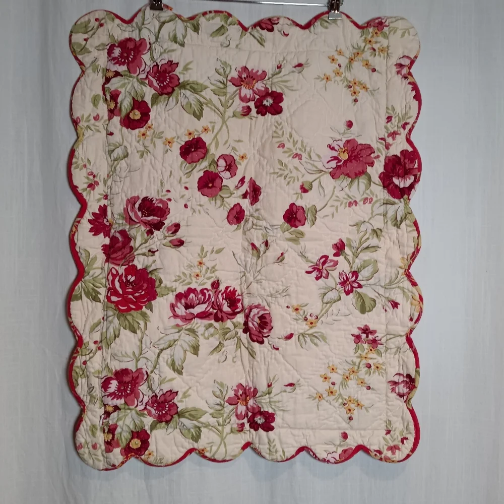 Pottery Barn Floral Red/Ivory Reversible Quilted Standard Pillow Shams *PAIR*